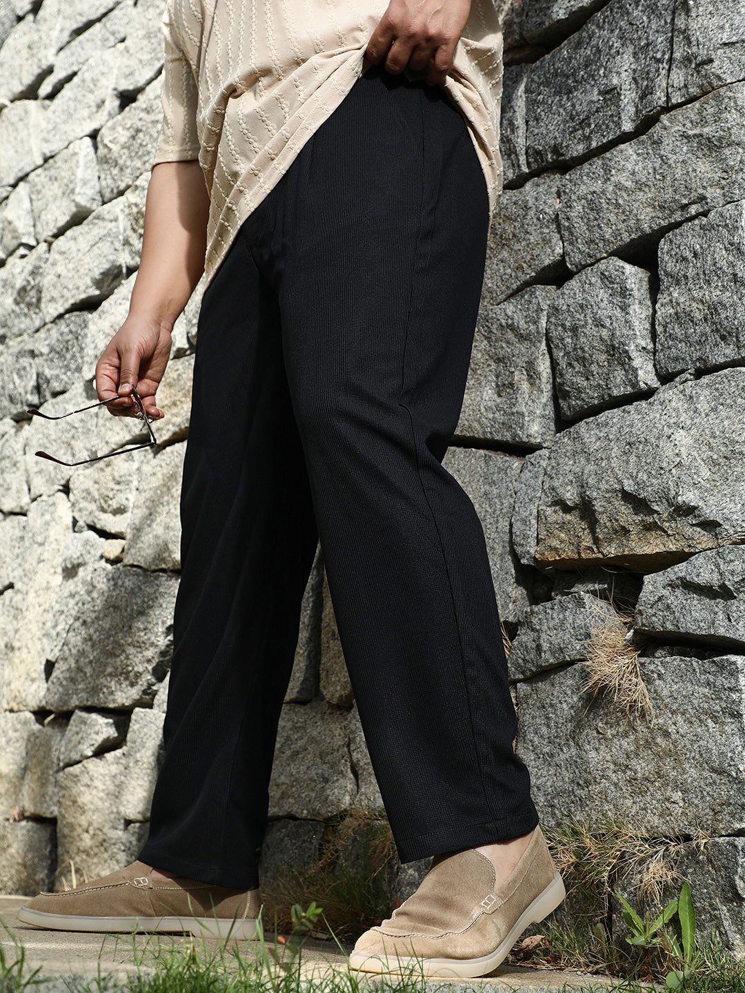 Tactile-Pleated Chino Trousers