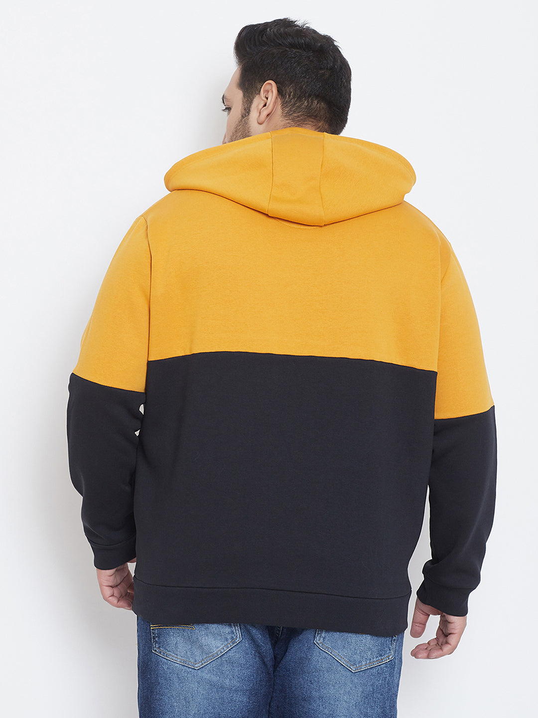 MEN COLORBLOCKED PRINTED SWEATSHIRT